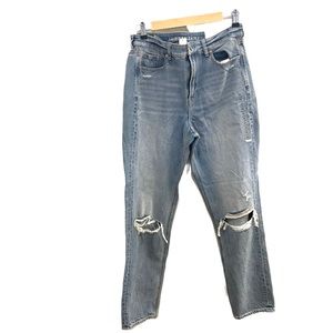 New NWT American Eagle distressed jeans mom jean 10